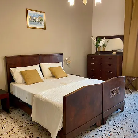 Casa De Curtis